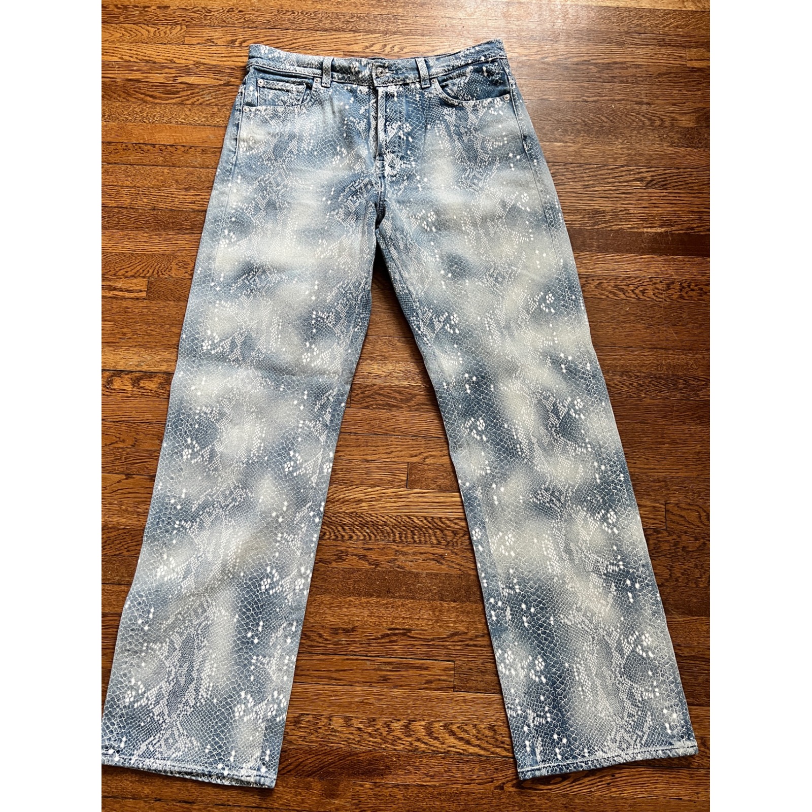 7 For All Mankind Tess Trouser Cobra Blue Snakeskin Print Wide Leg Jeans 31